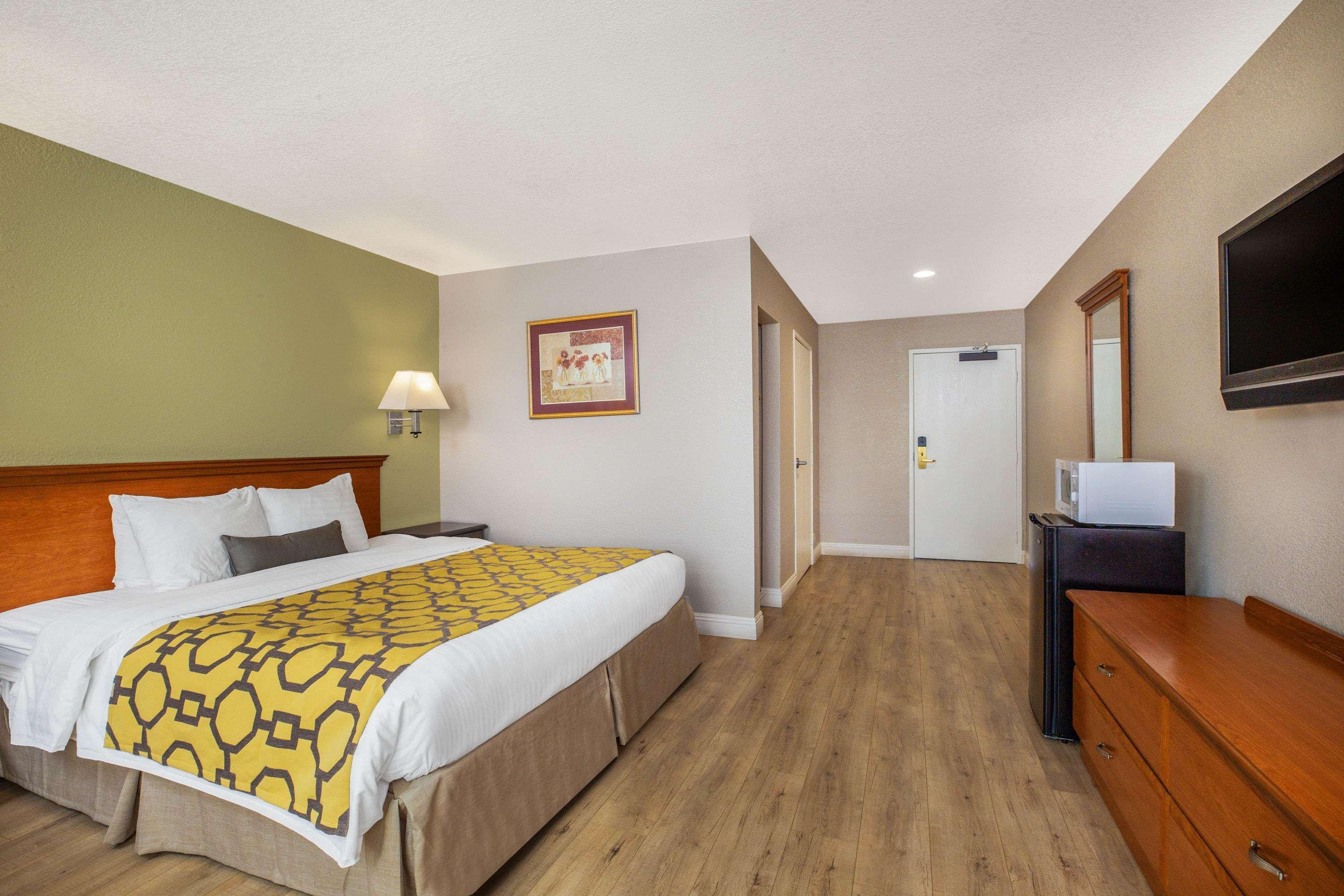 Hotel Baymont By Wyndham Tehachapi Extérieur photo